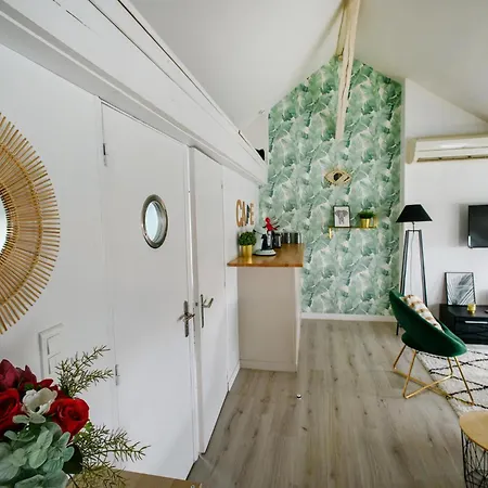 公寓 3 Bedroom Lovely In 普瓦捷