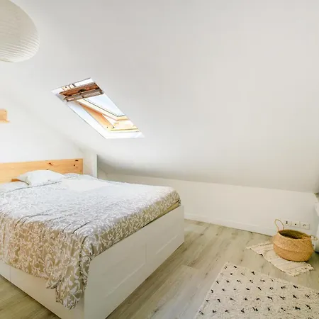 公寓 3 Bedroom Lovely In