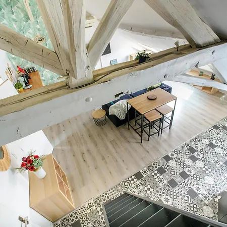 3 Bedroom Lovely In アパート ポアティエ